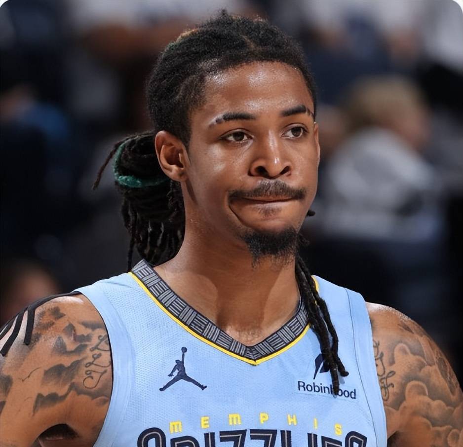 尼克斯碾压深圳队,莫兰特扛起全队 尼克斯碾压深圳队,莫兰特扛起全队